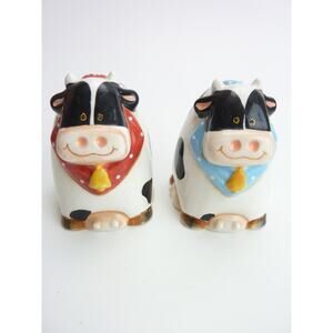 Vintage Ceramic Fat Cow Salt & Pepper Shaker Set Red Blue Neck Scarfs